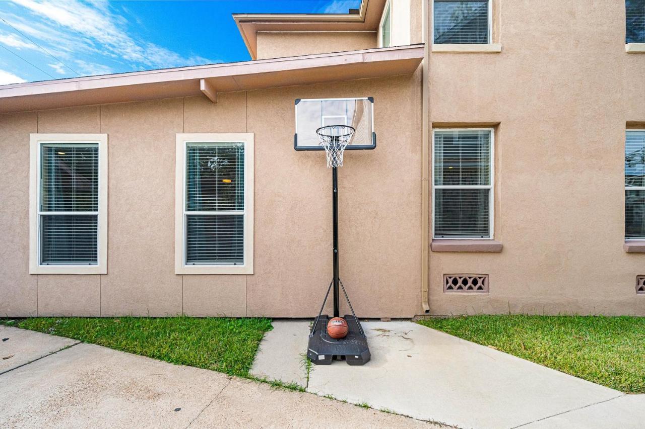Nr Med Center, Dt, Midtown Game Room Sleep 16 Houston Exterior foto